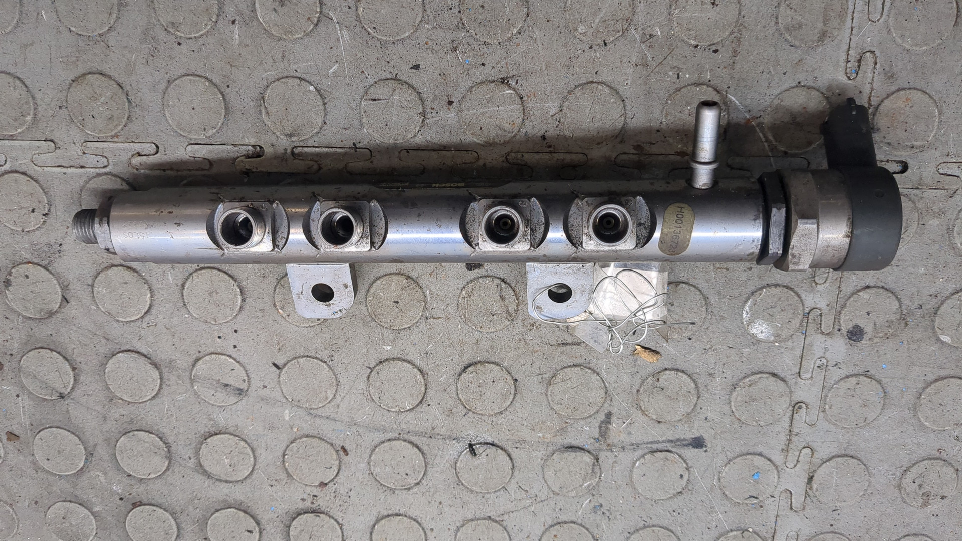 Рейка топливная (рампа)