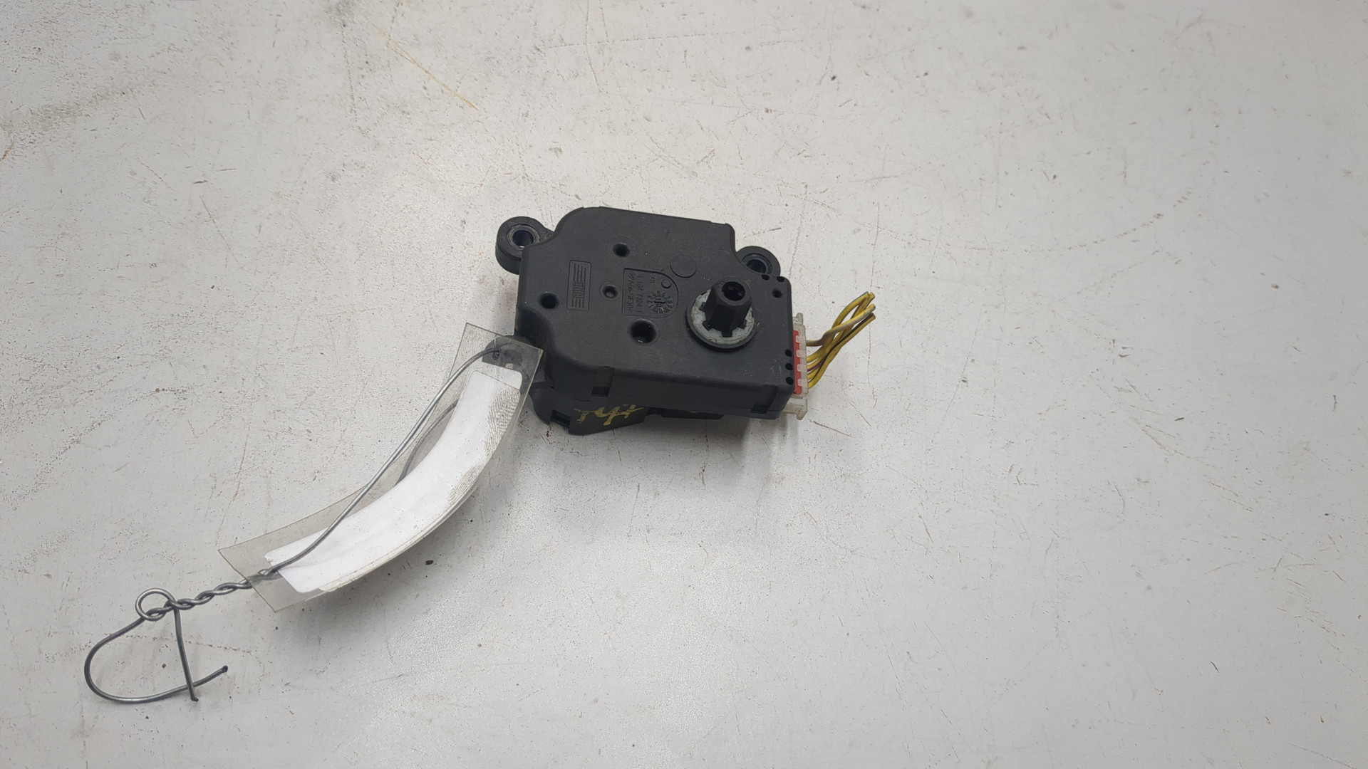 Моторчик заслонки печки