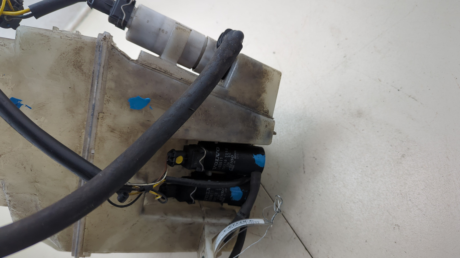 Бачок омывателя лобового стекла