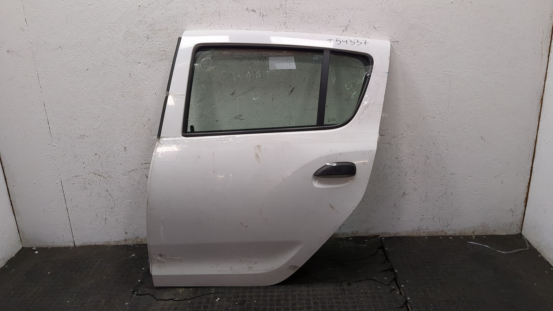 Дверь задняя левая