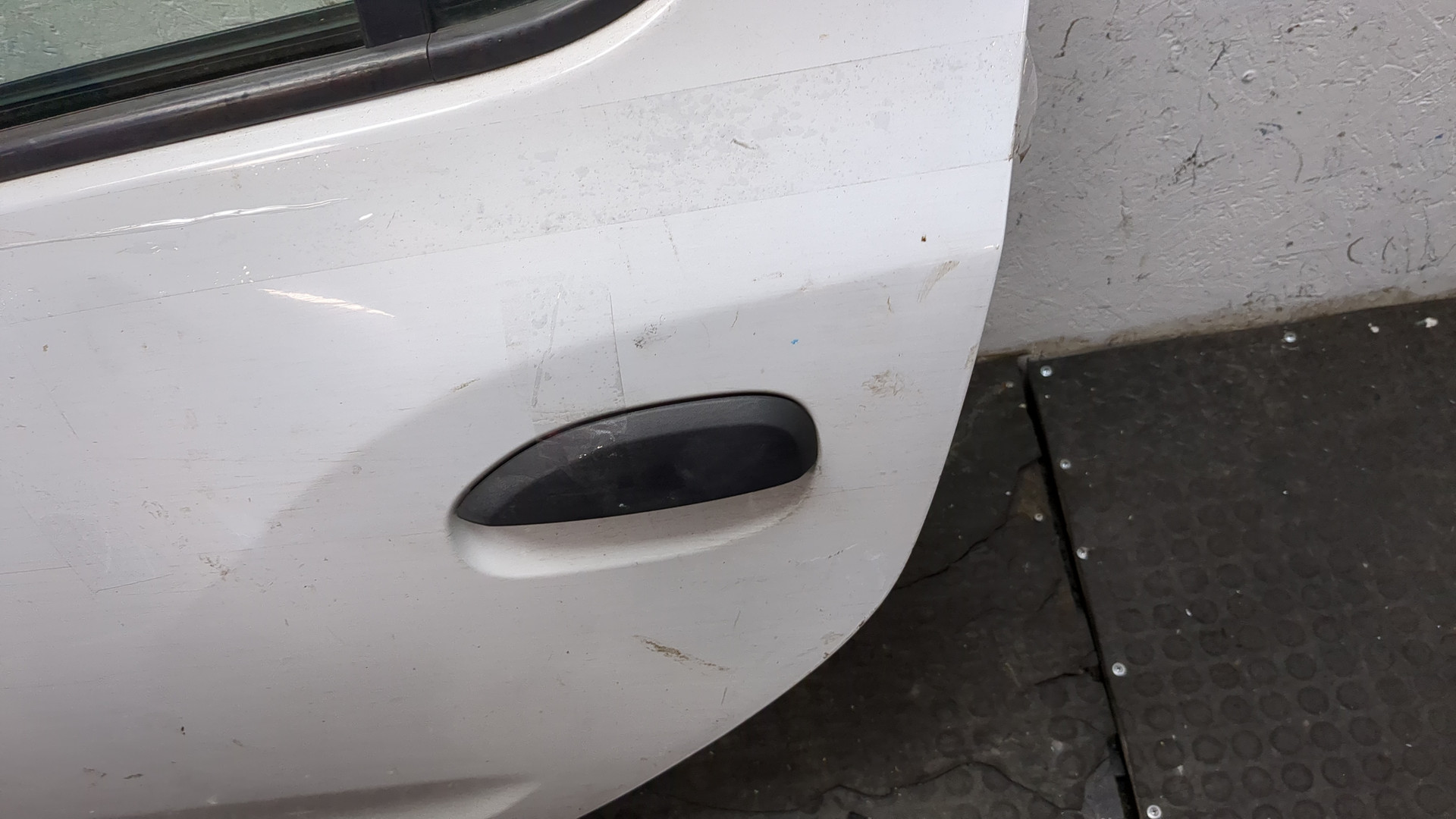 Дверь задняя левая