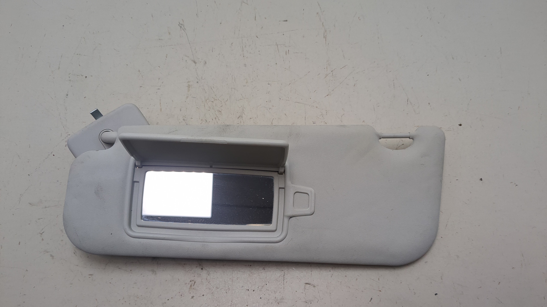 Козырек солнцезащитный