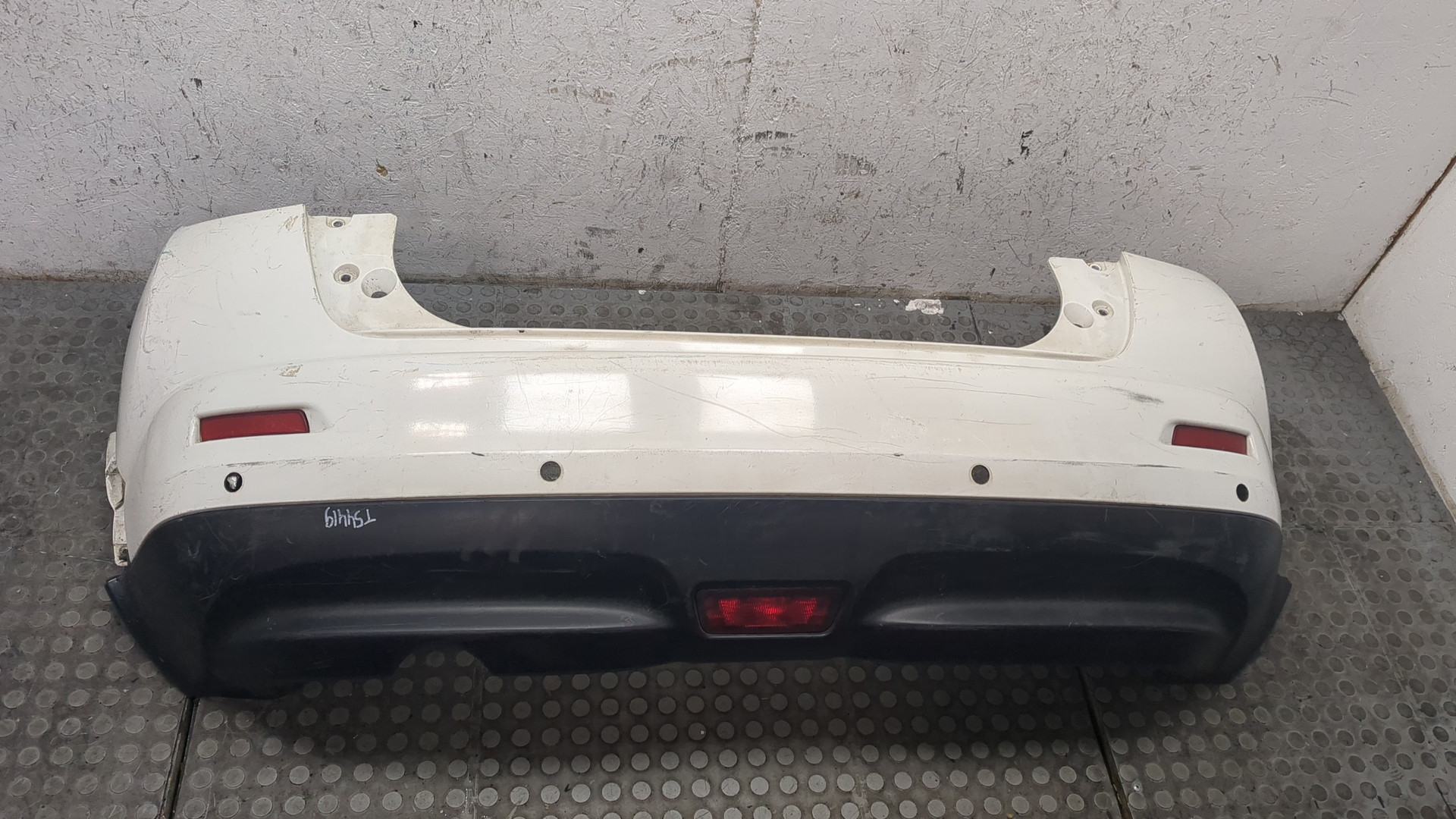 Бампер задний