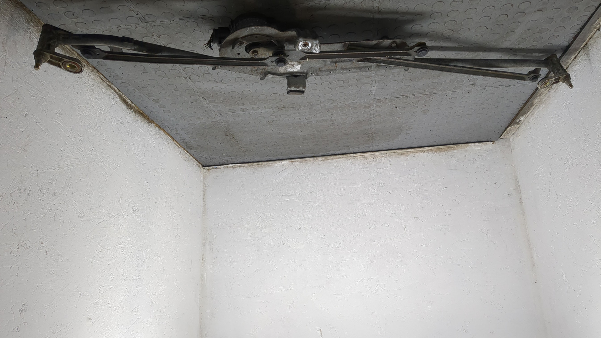 Трапеция стеклоочистителей