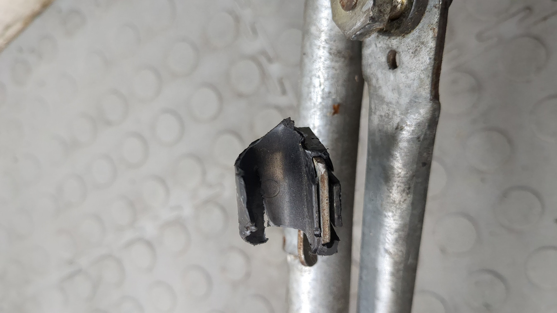 Трапеция стеклоочистителей