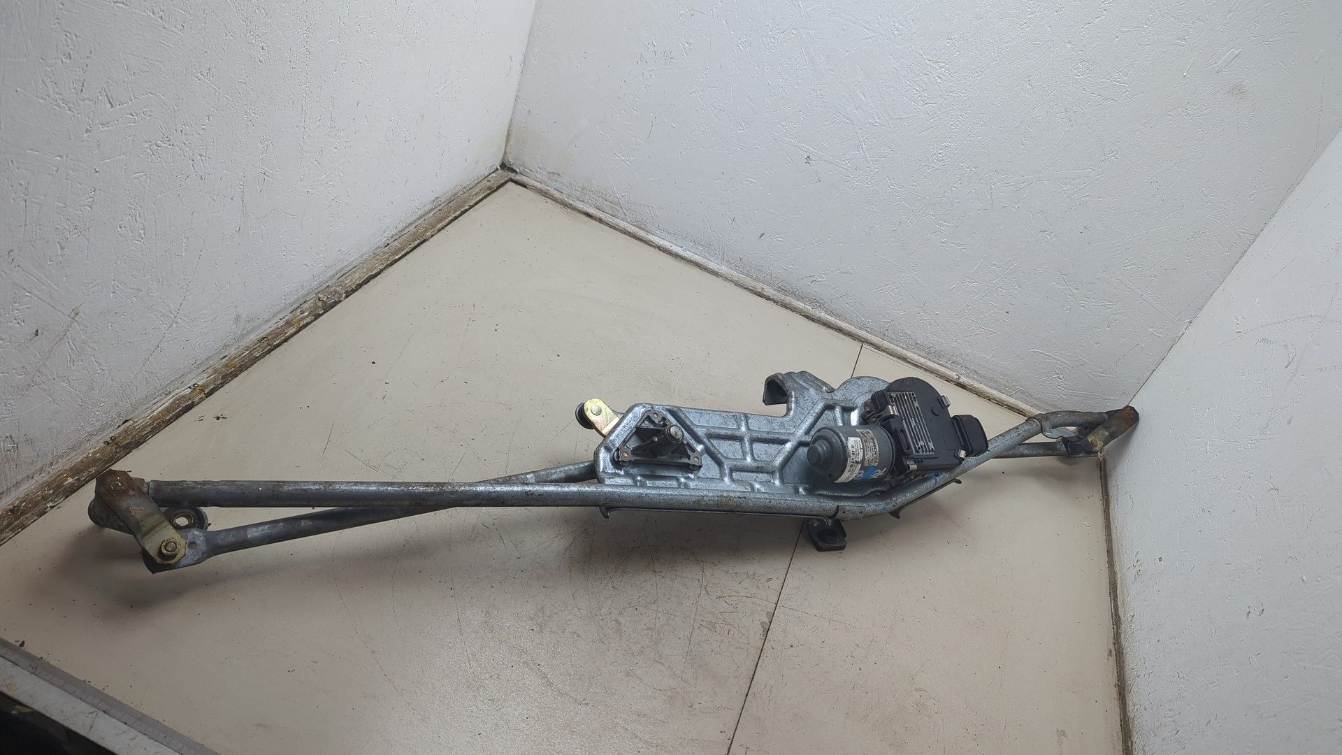 Трапеция стеклоочистителей