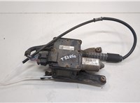  Электропривод ручного тормоза (моторчик ручника) Opel Astra J 2010-2017 20607498 #1