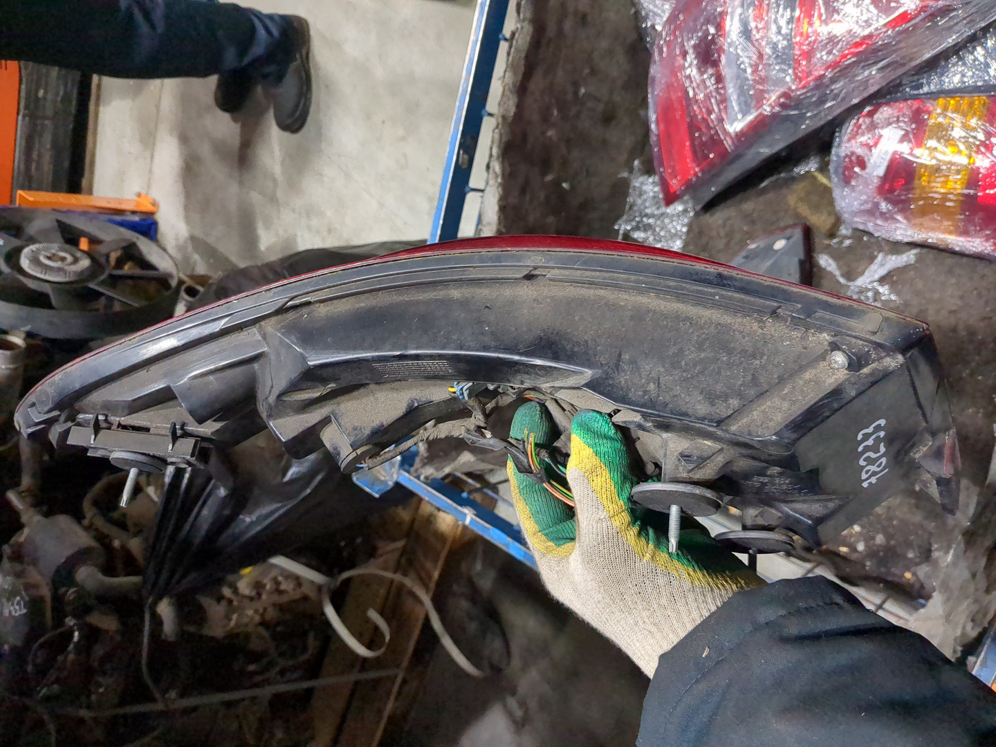 Фонарь задний правый