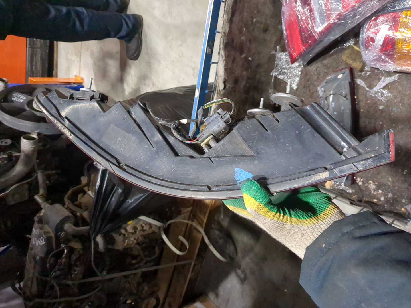 Фонарь задний правый