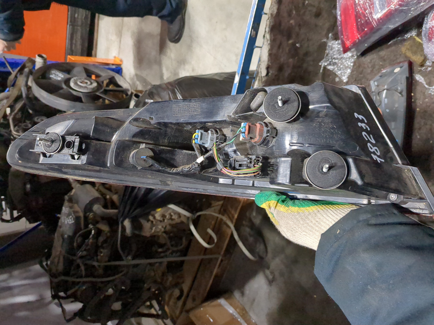 Фонарь задний правый