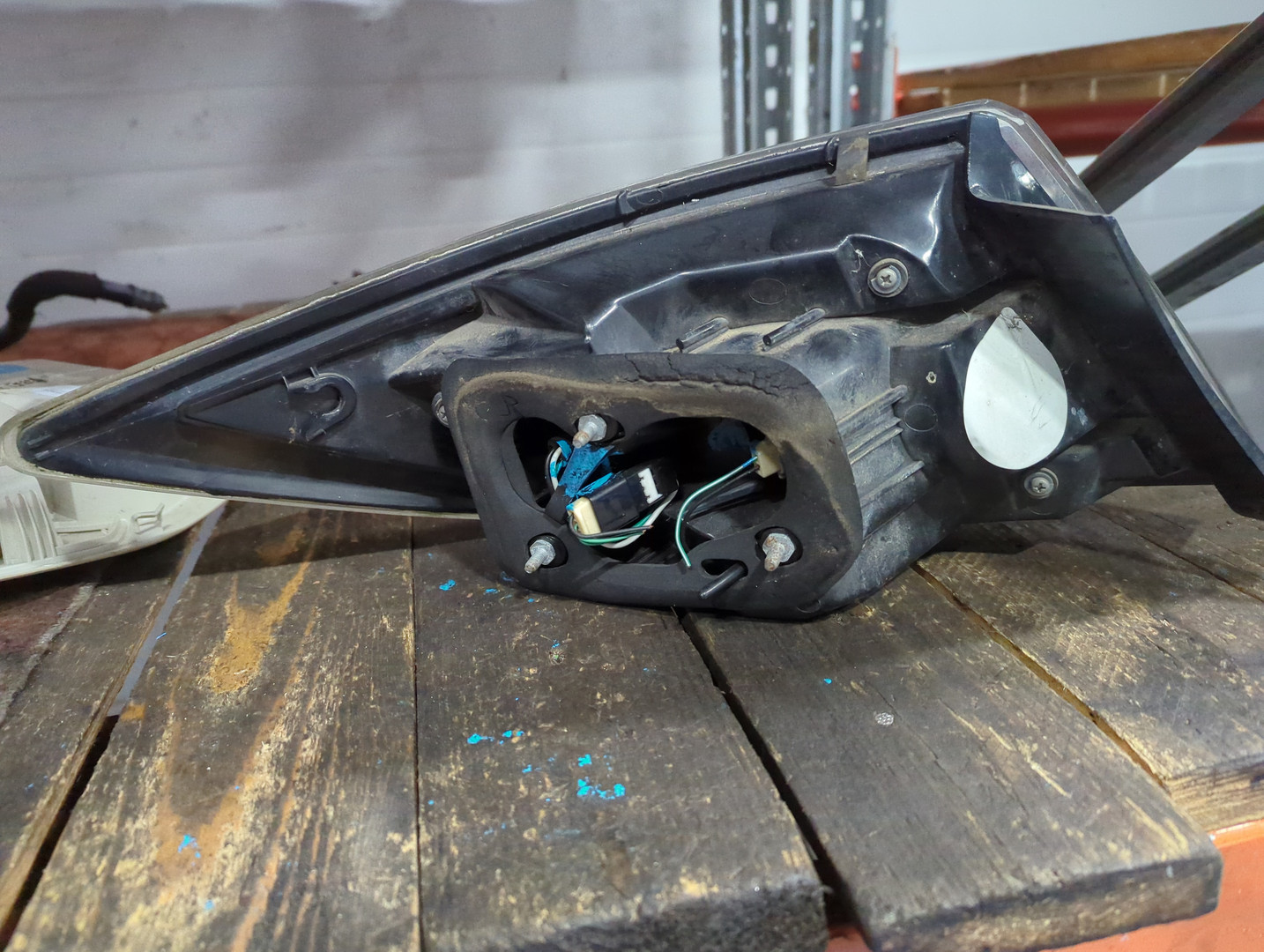 Фонарь задний правый