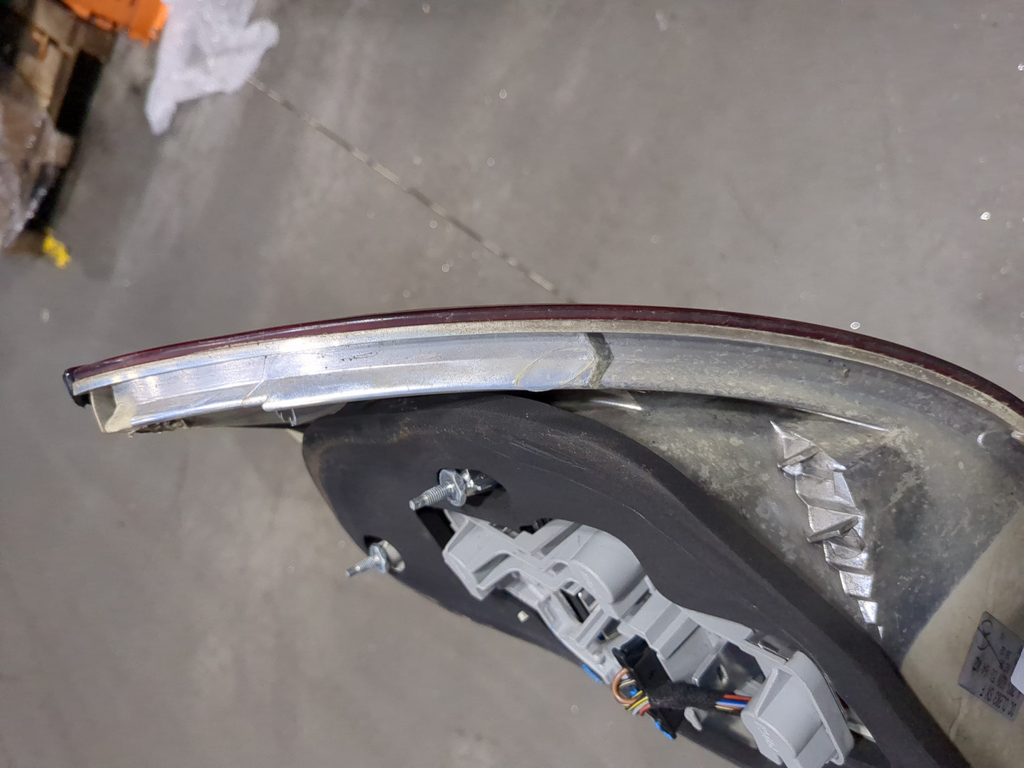 Фонарь задний левый