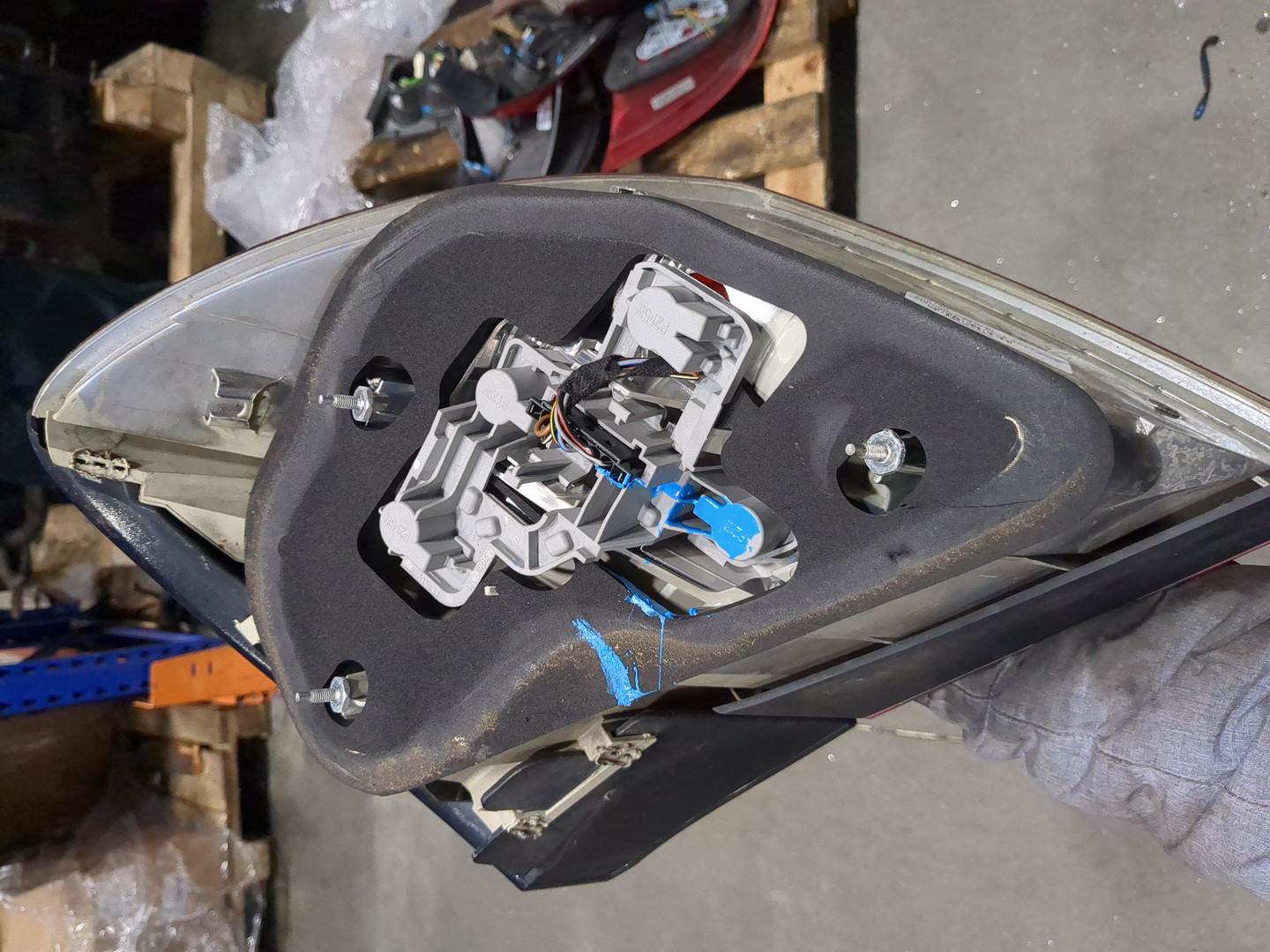 Фонарь задний левый