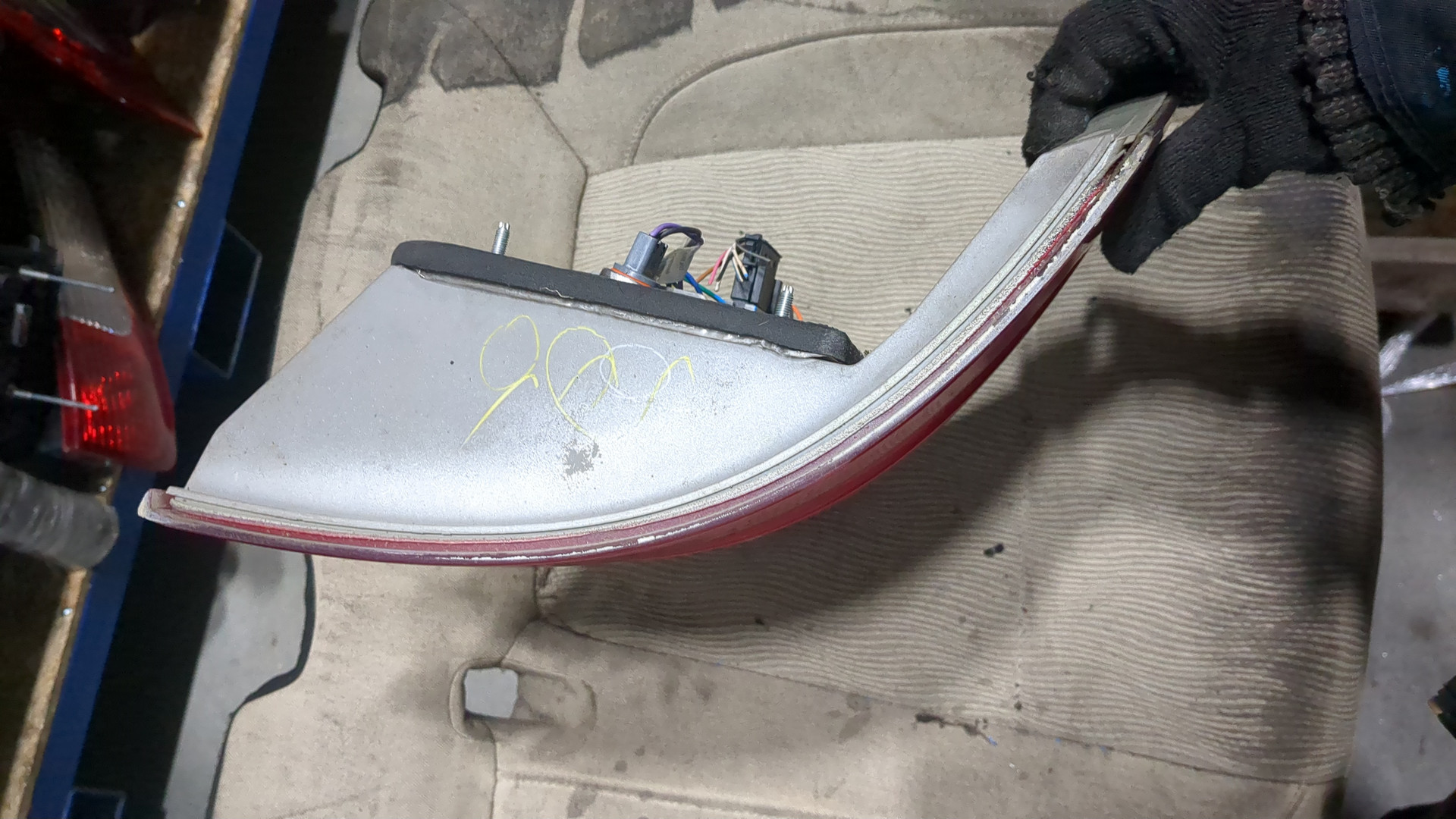 Фонарь задний левый