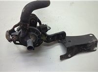  Насос водяной (помпа) Toyota Prius 2009-2015 20610372 #1