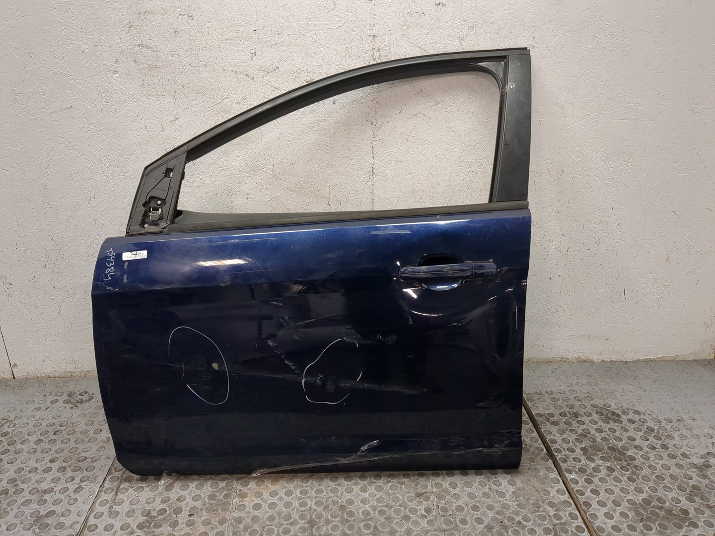 Дверь передняя левая