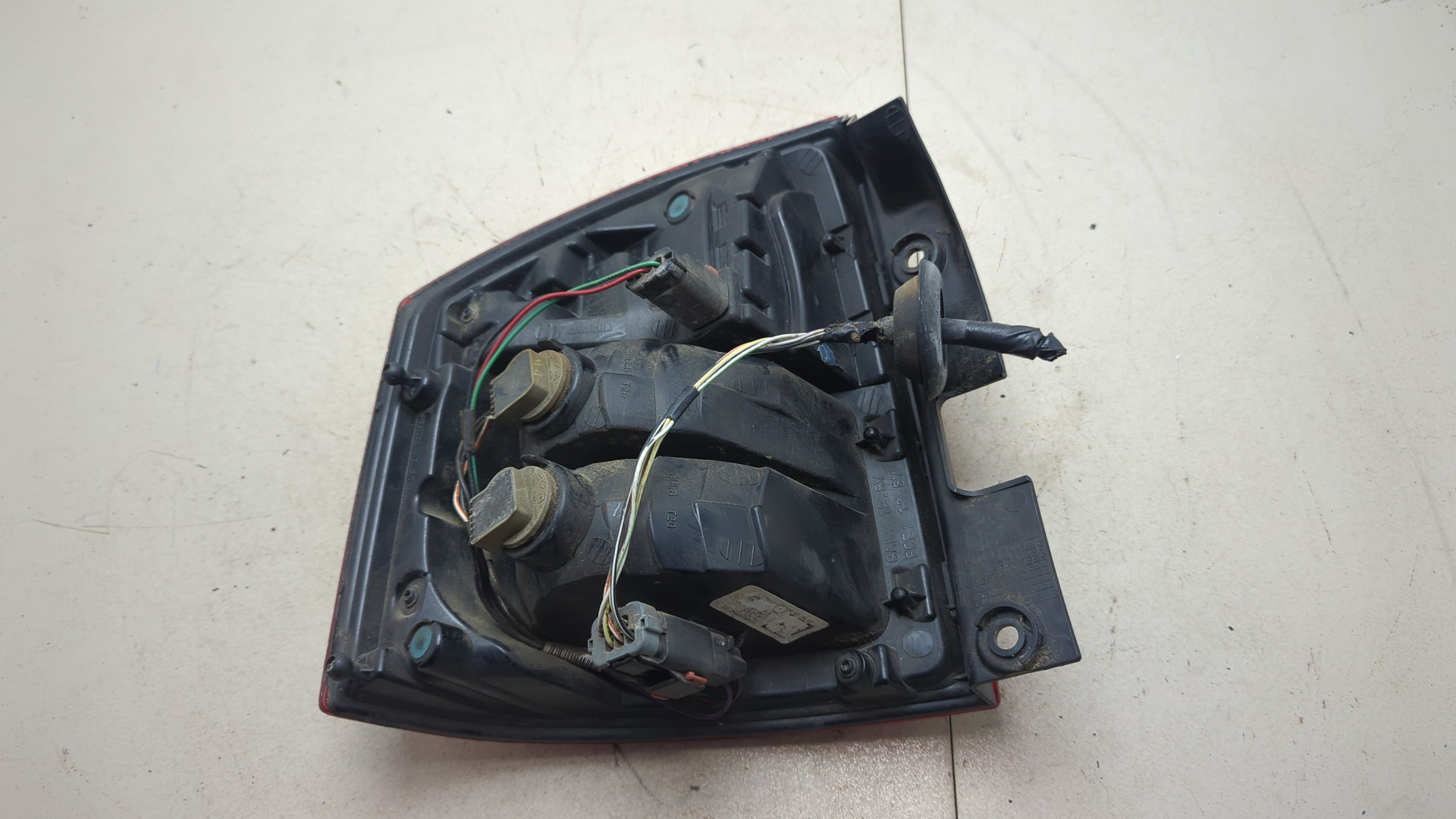 Фонарь задний правый