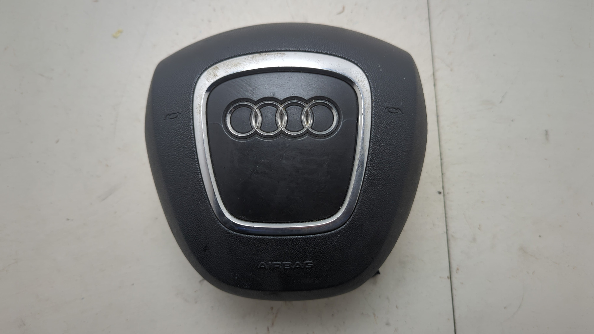 Подушка безопасности в рулевое колесо