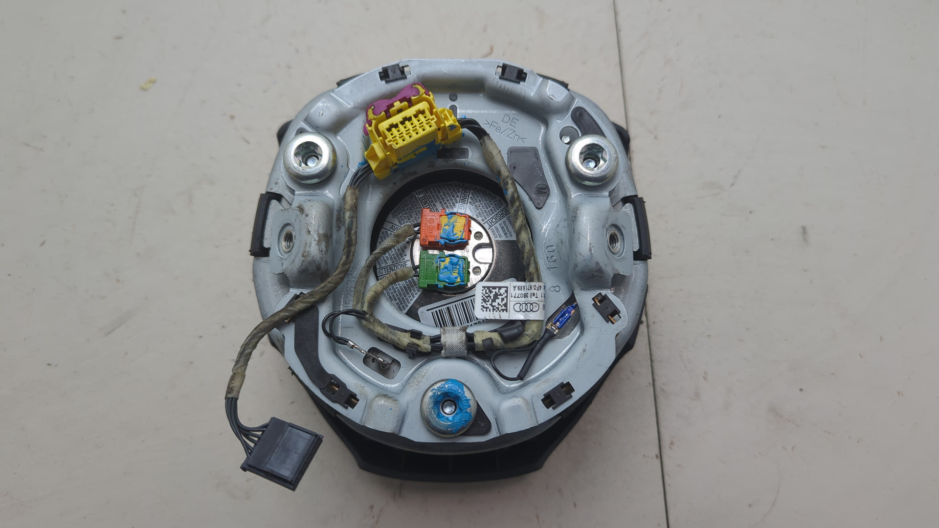 Подушка безопасности в рулевое колесо