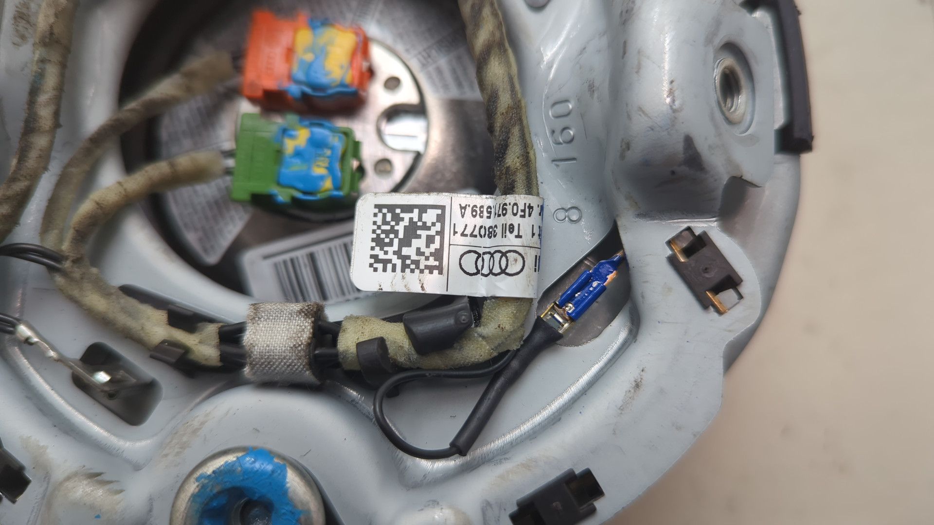 Подушка безопасности в рулевое колесо