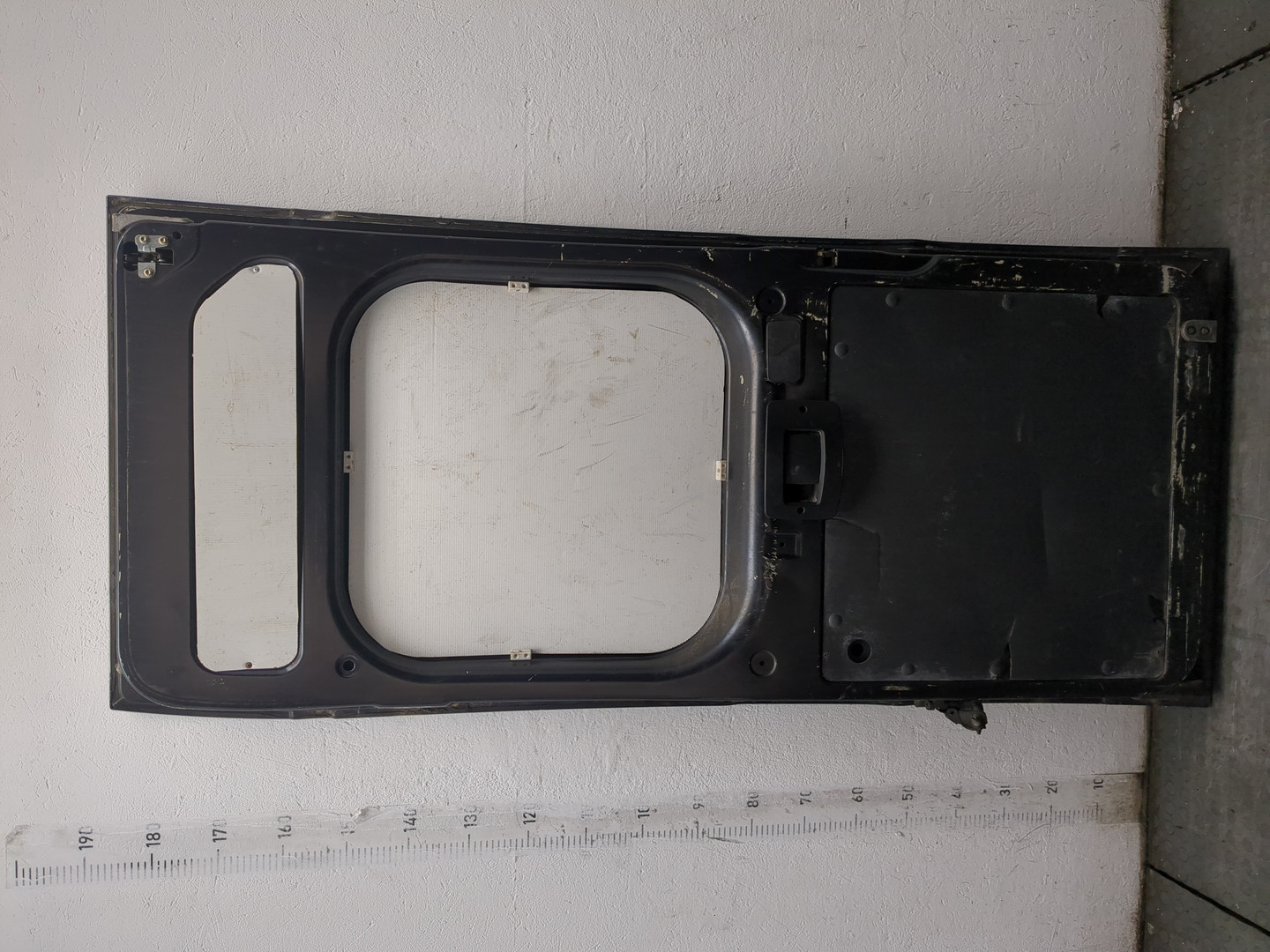 Дверь багажника правая