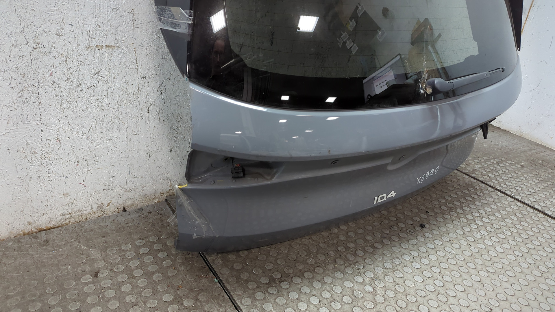 Дверь багажника