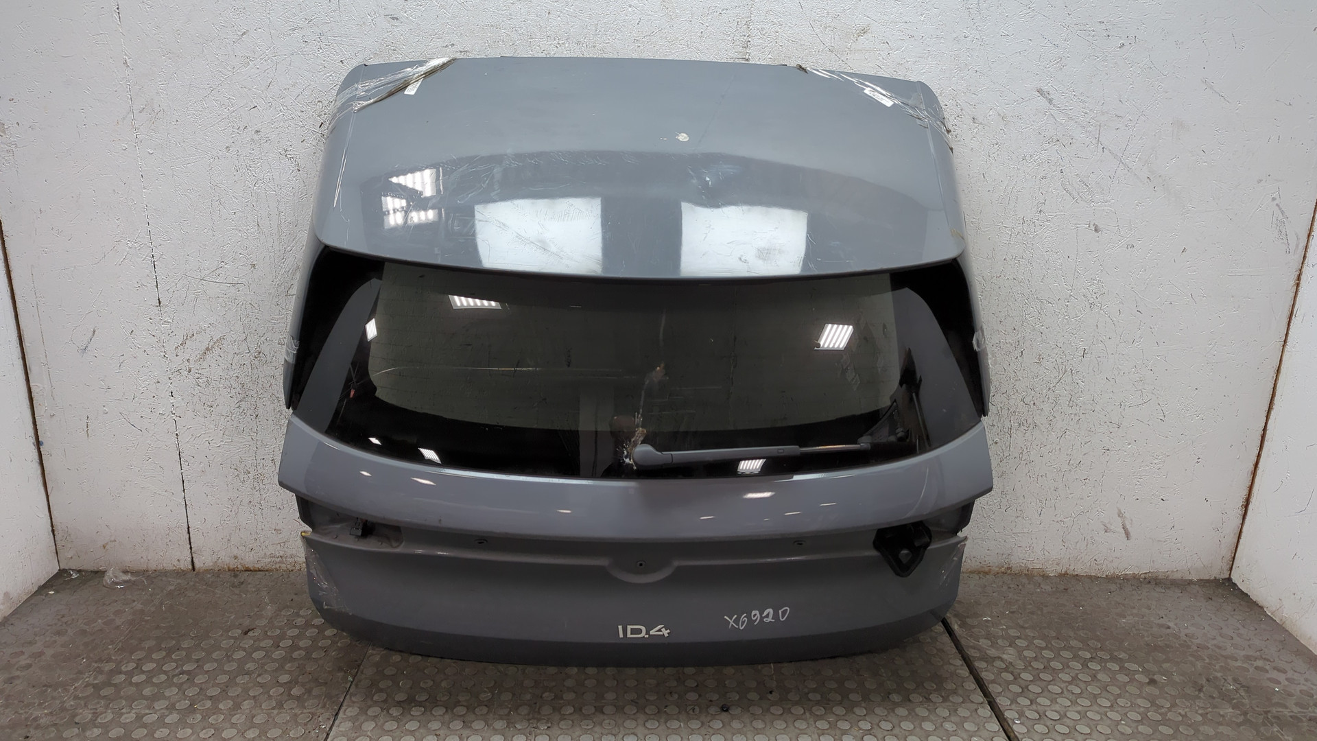 Дверь багажника