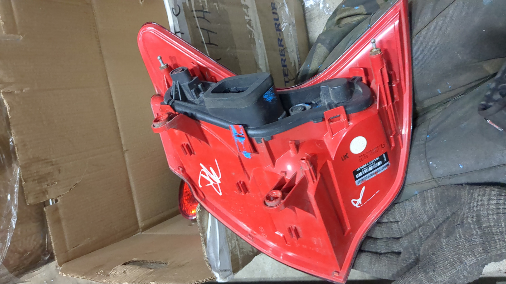 Фонарь задний левый