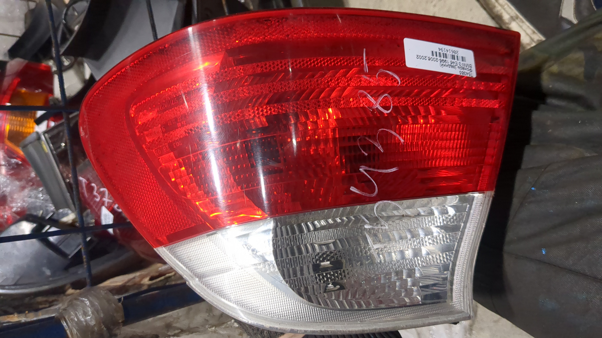Фонарь задний правый