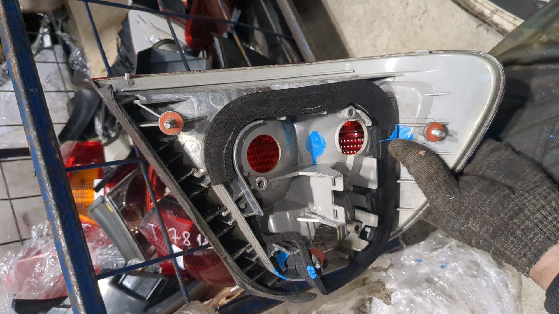 Фонарь задний правый