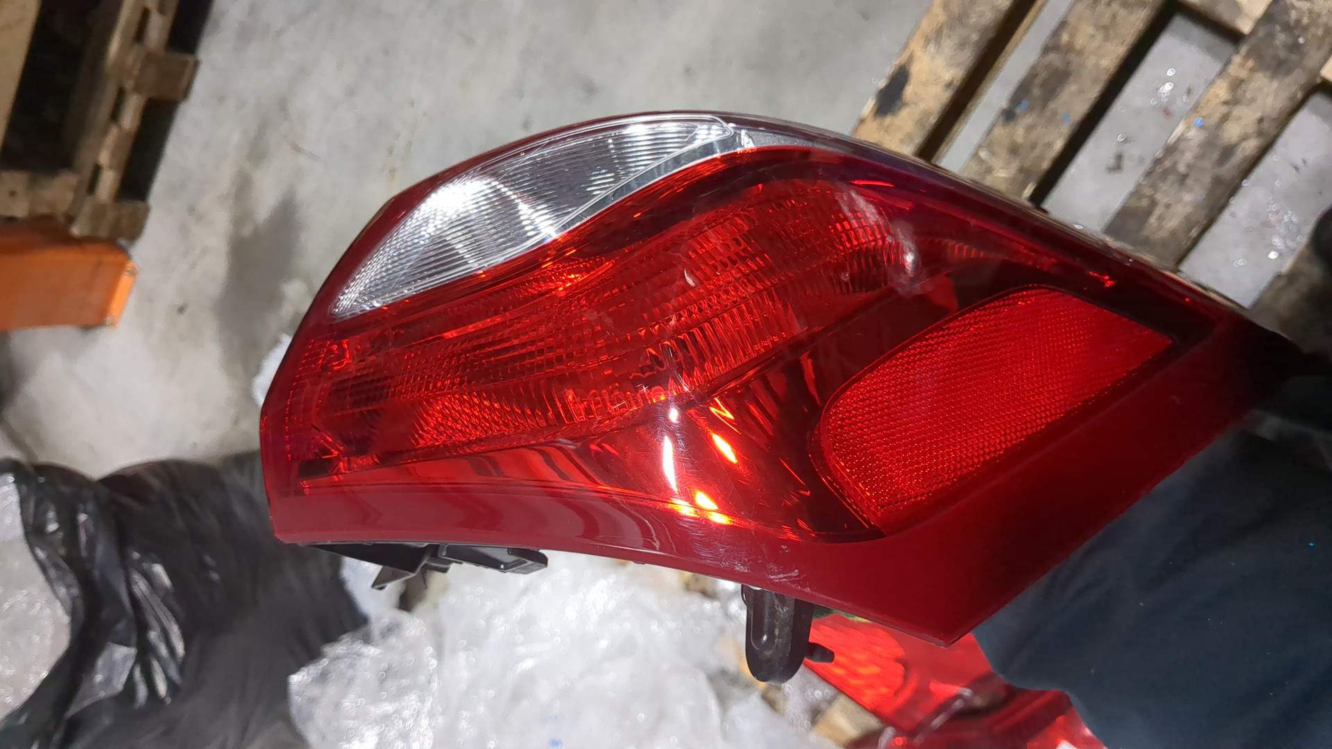 Фонарь задний правый