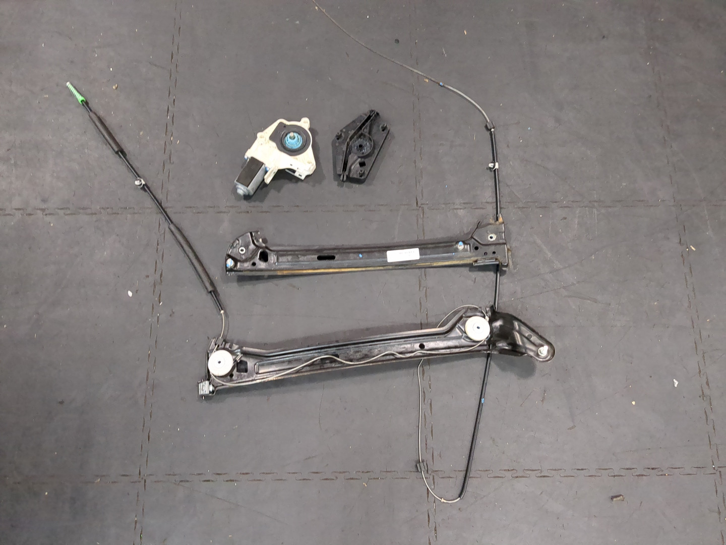 Стеклоподъемник электр. передний правый