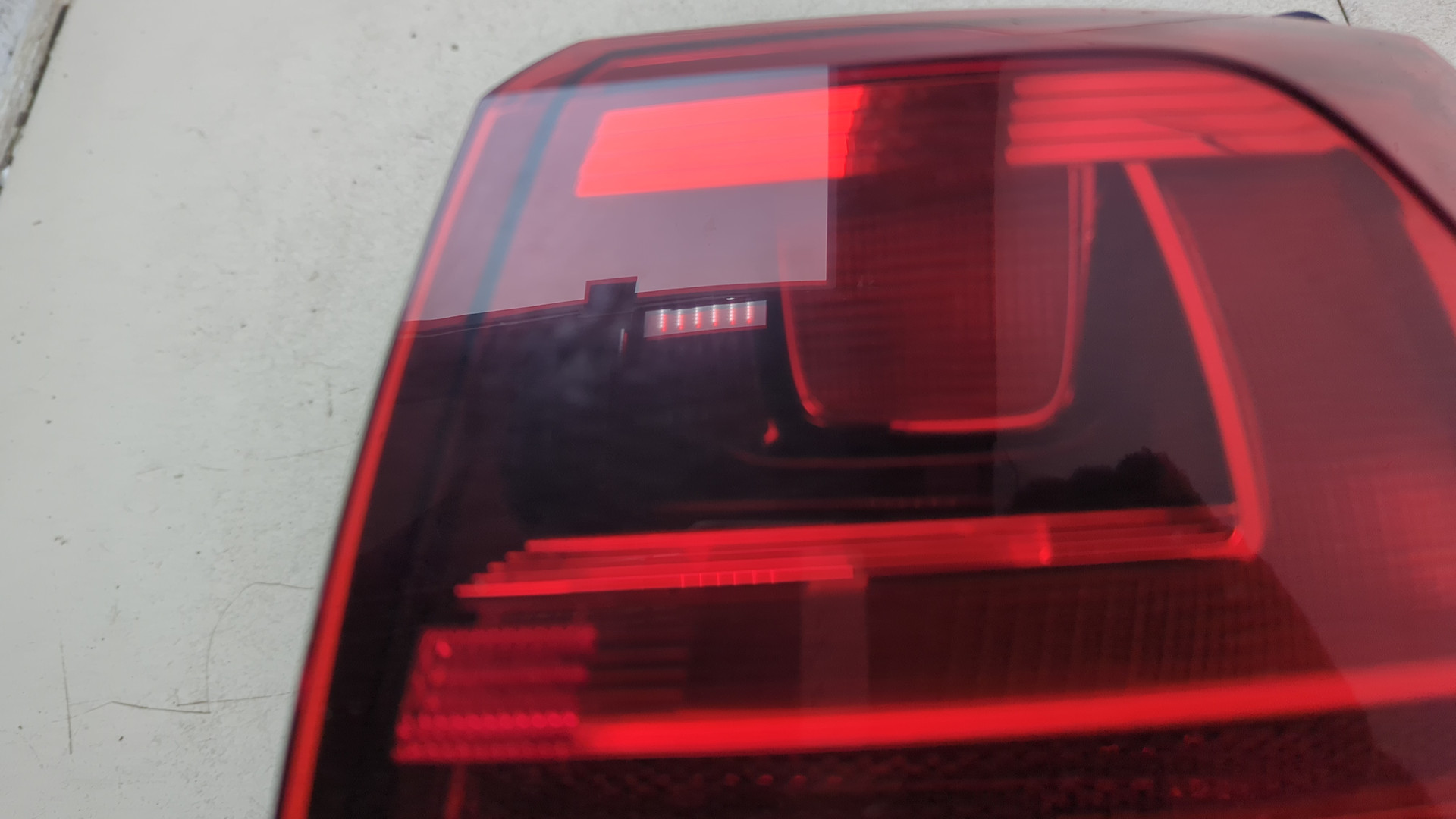 Фонарь задний правый