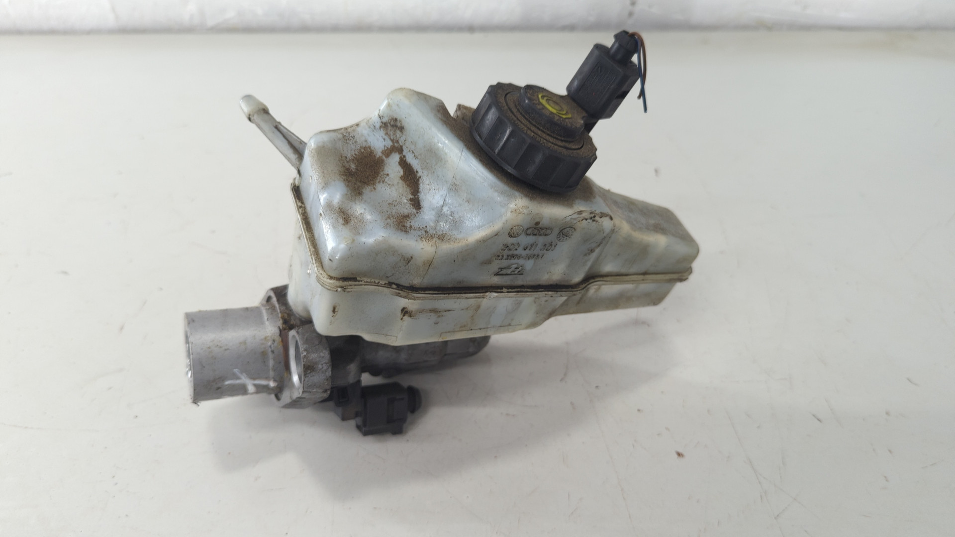 Цилиндр тормозной главный