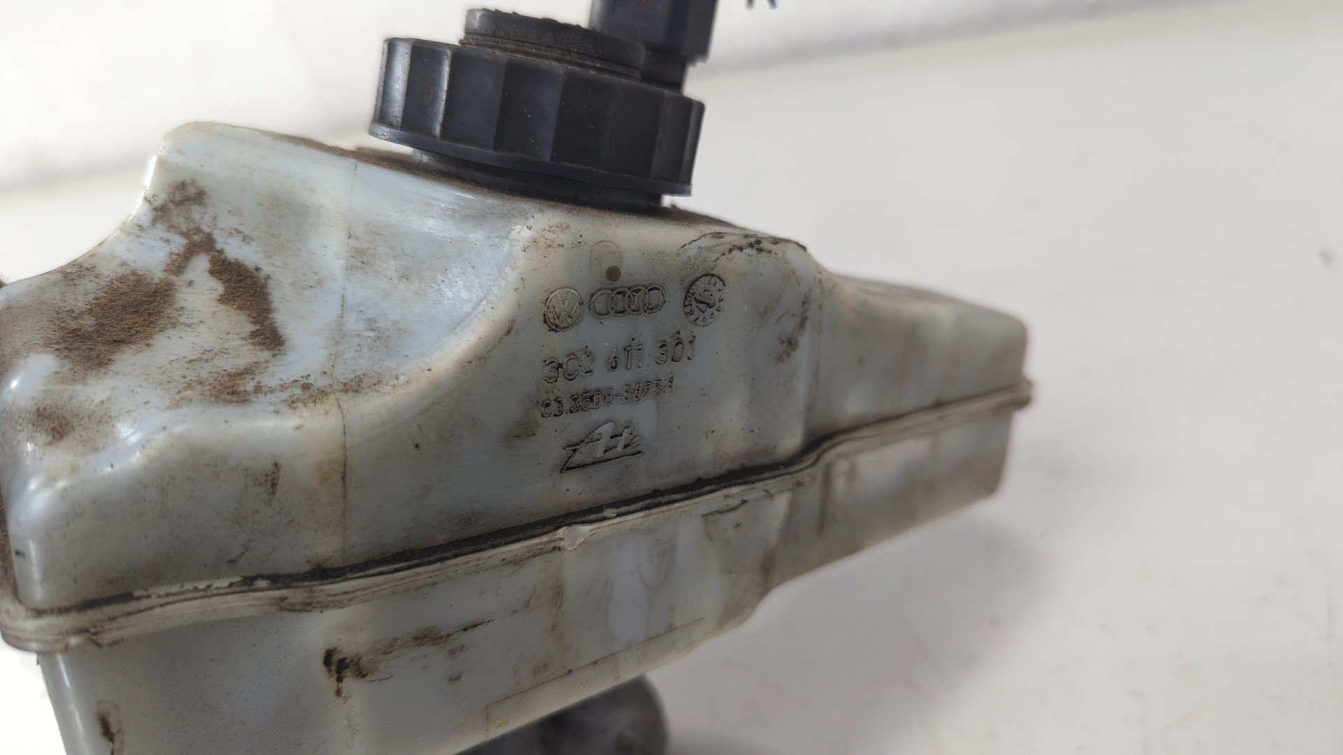 Цилиндр тормозной главный