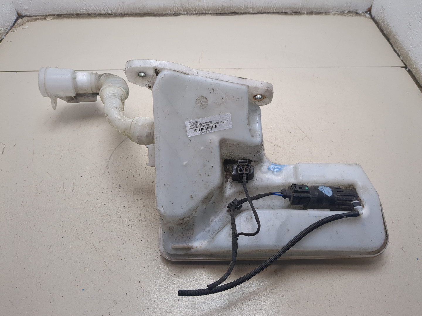 Бачок омывателя лобового стекла