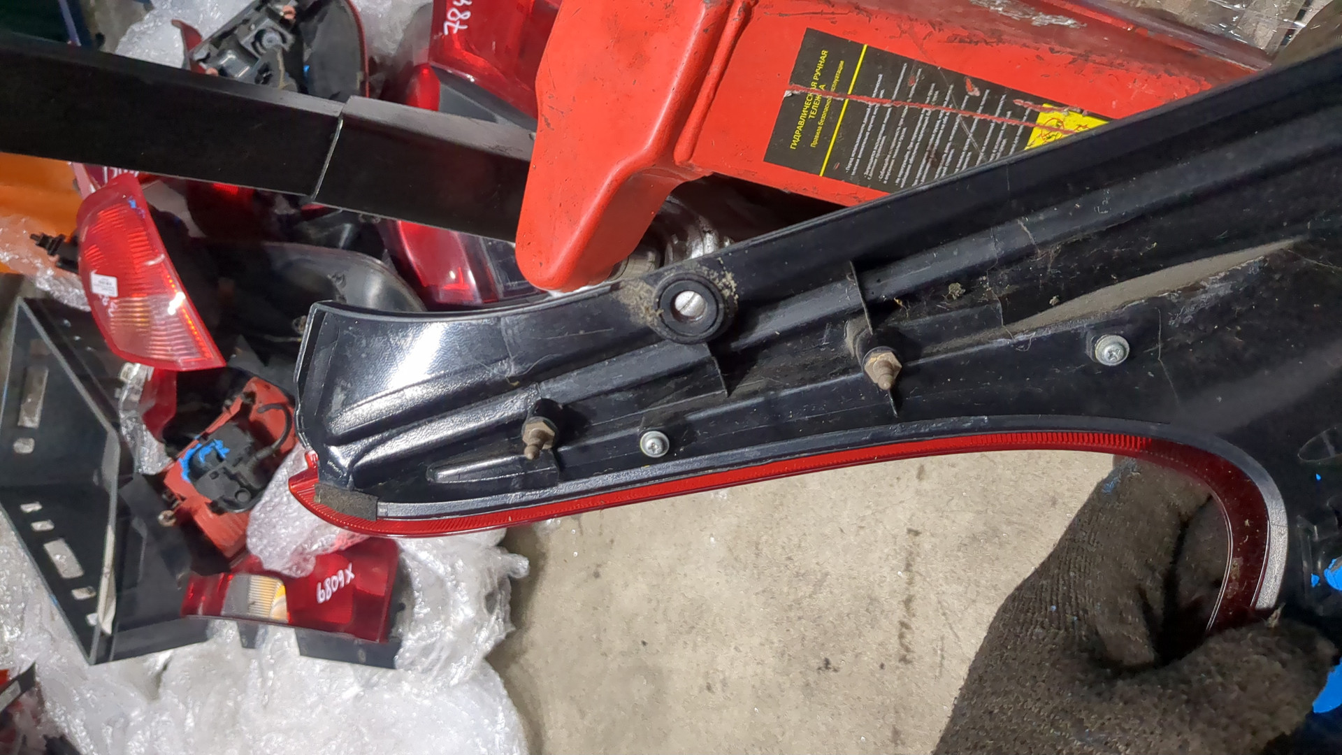 Фонарь задний правый