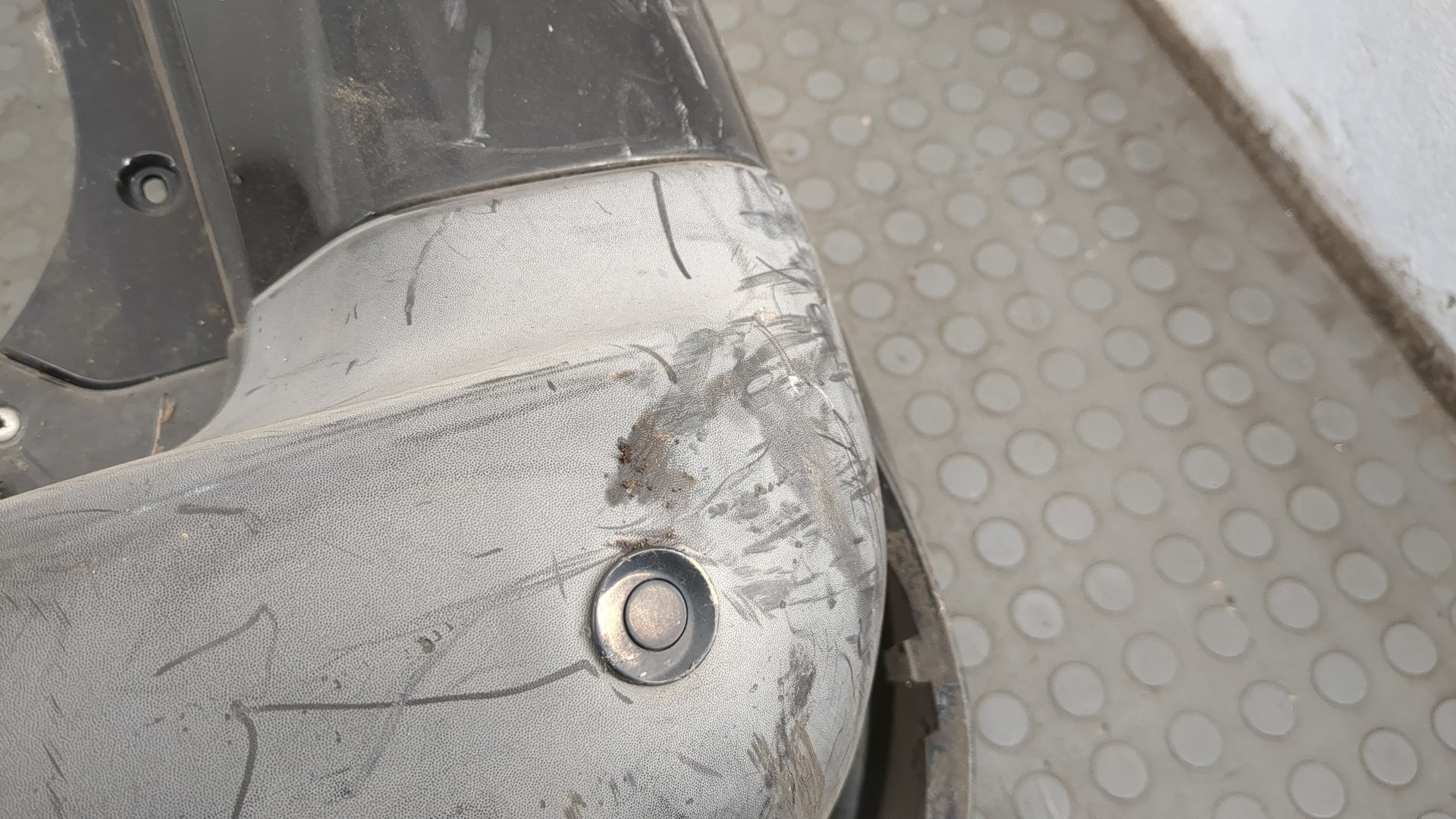 Бампер задний