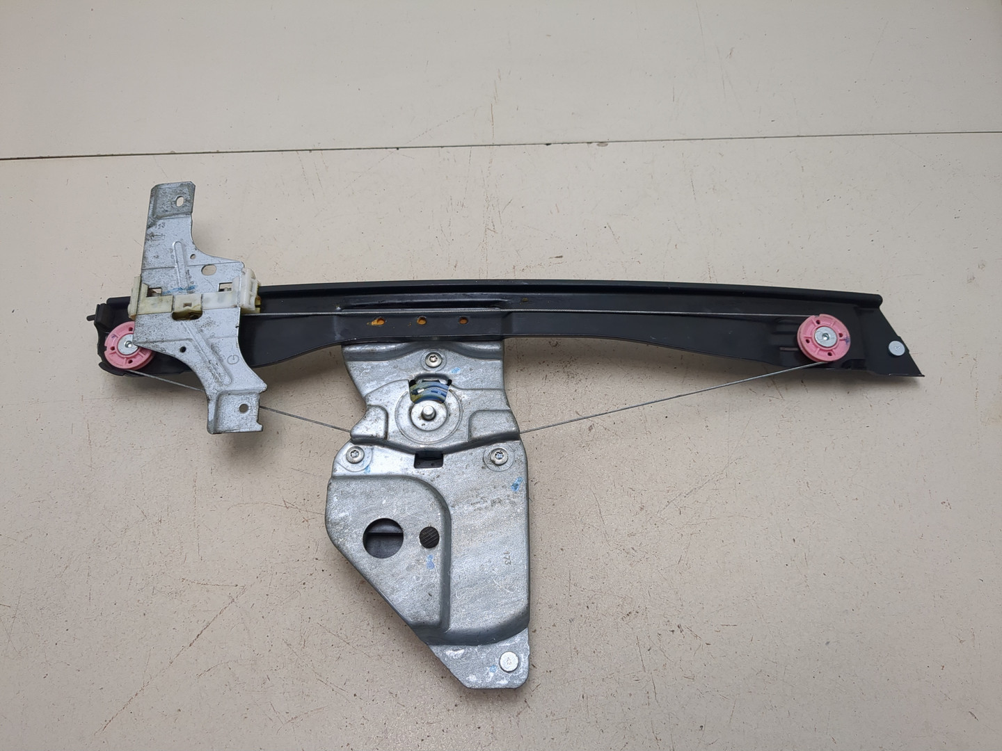 Стеклоподъемник электр. передний левый