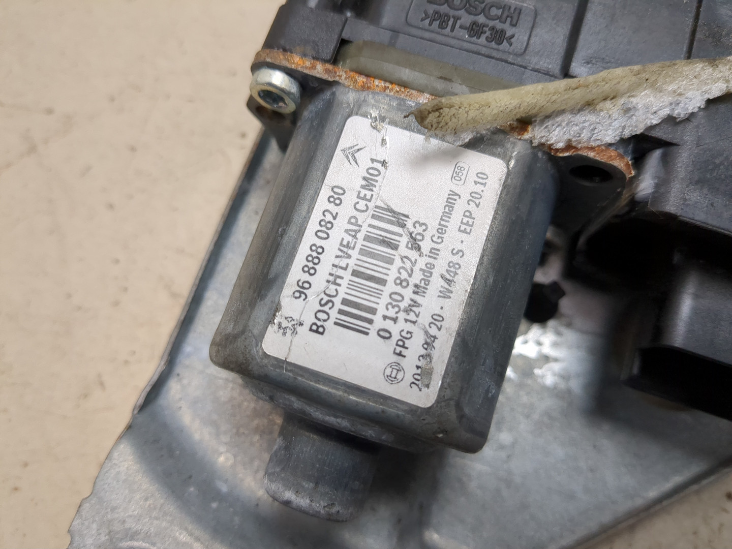 Стеклоподъемник электр. передний левый