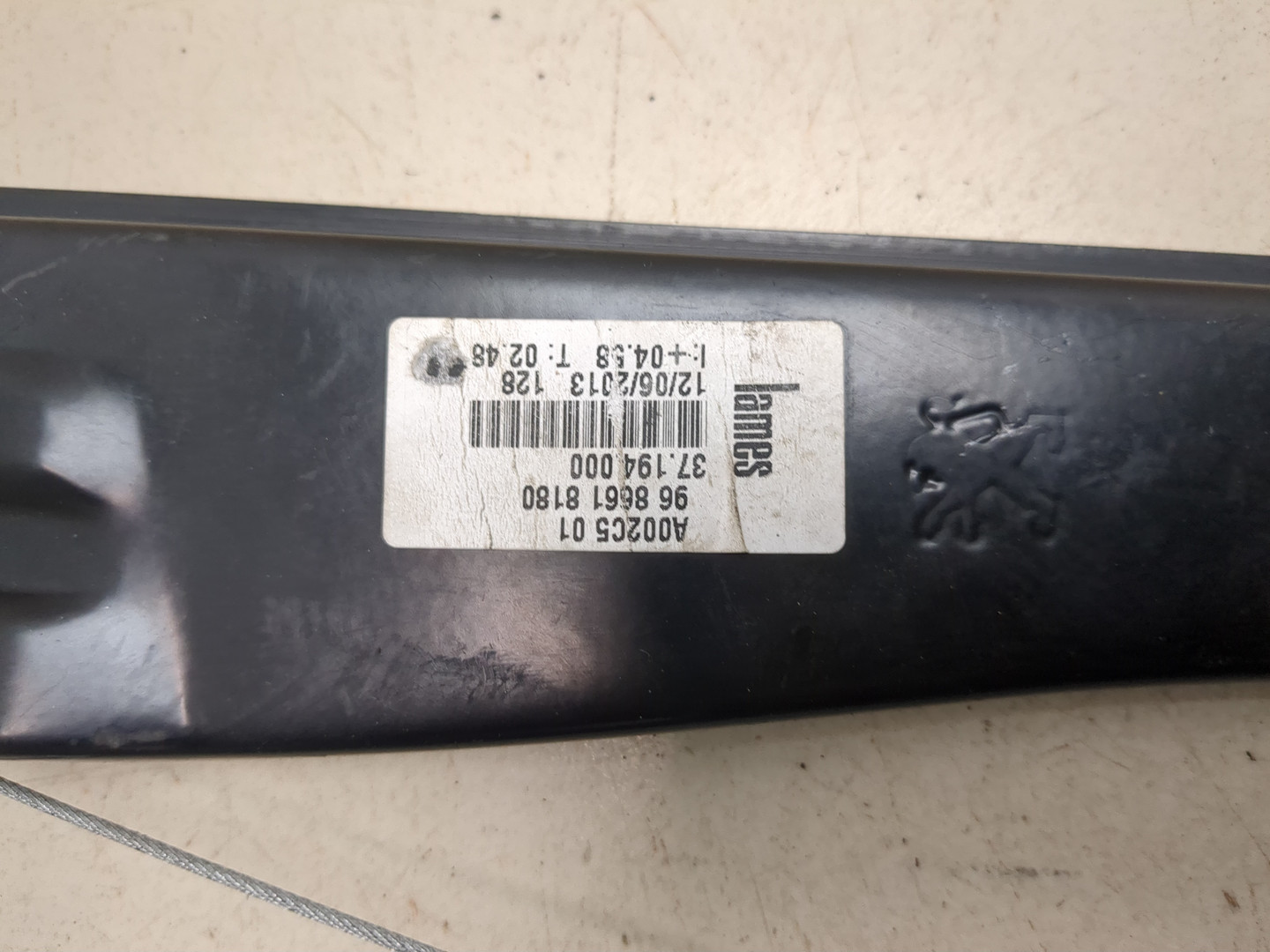 Стеклоподъемник электр. передний левый