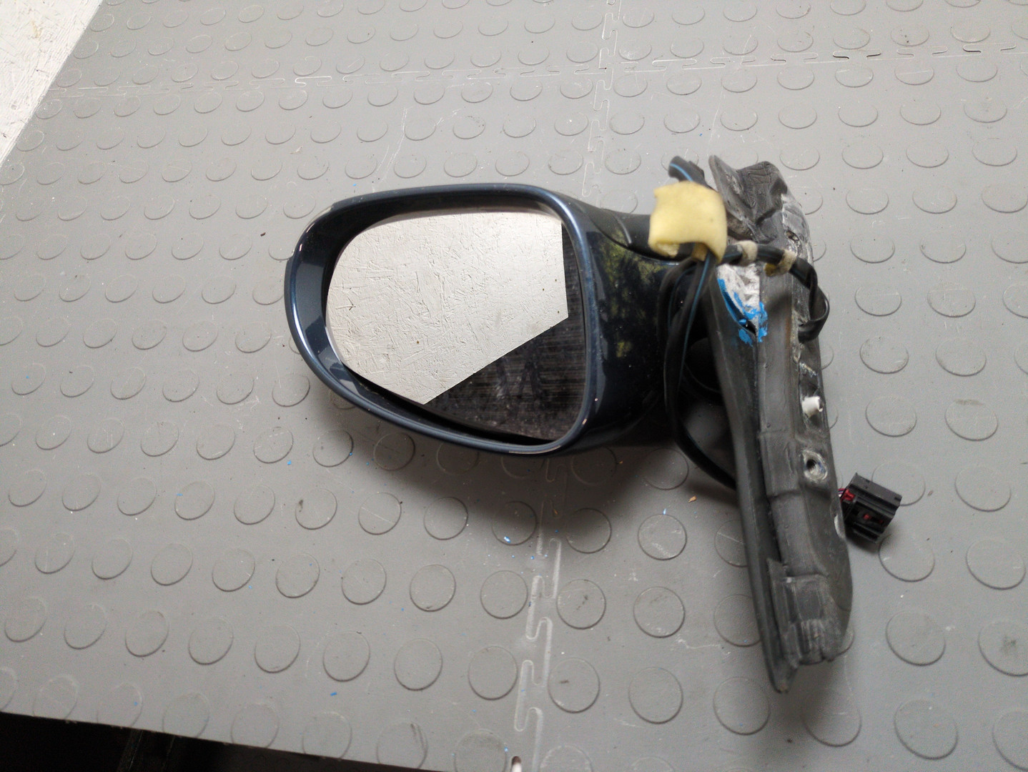 Зеркало правое электрическое