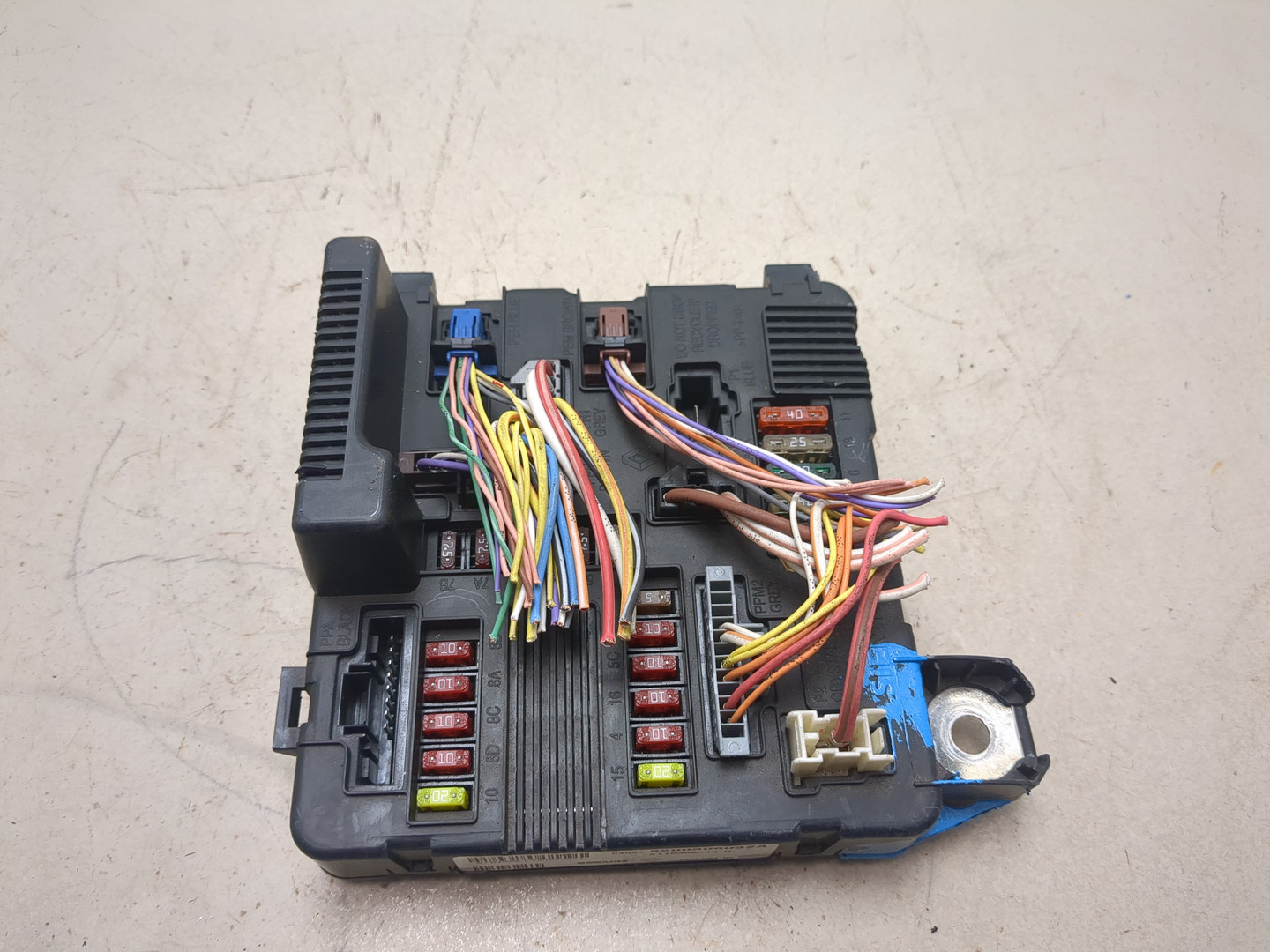 Блок предохранителей