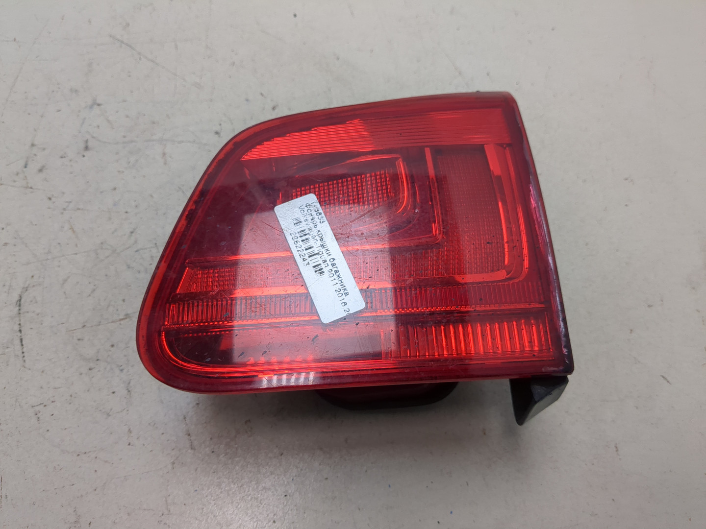 Фонарь задний внутренний левый