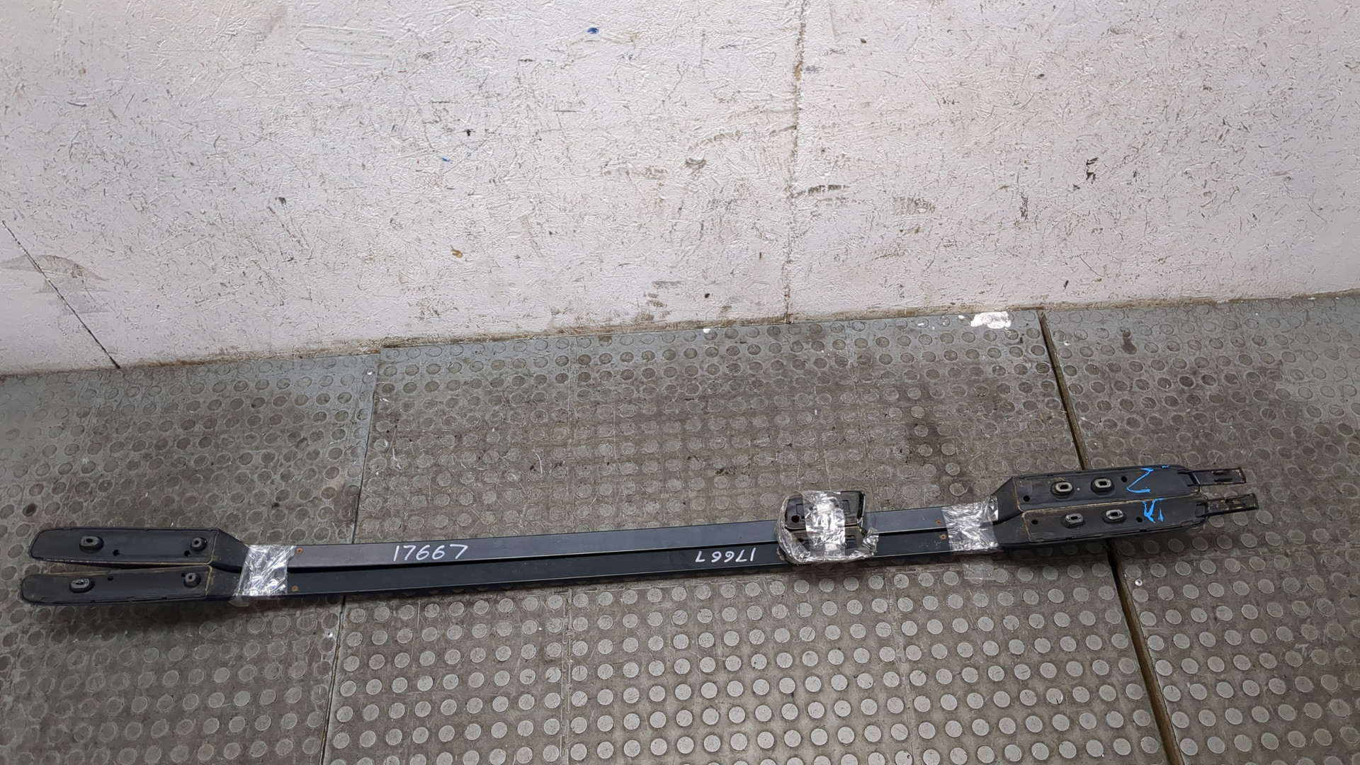 Рейлинги (релинг) к-кт (планки на крышу)