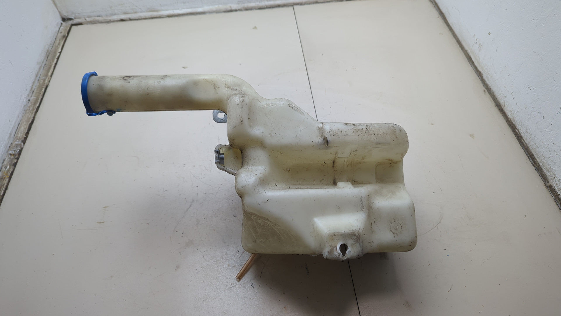 Бачок омывателя лобового стекла