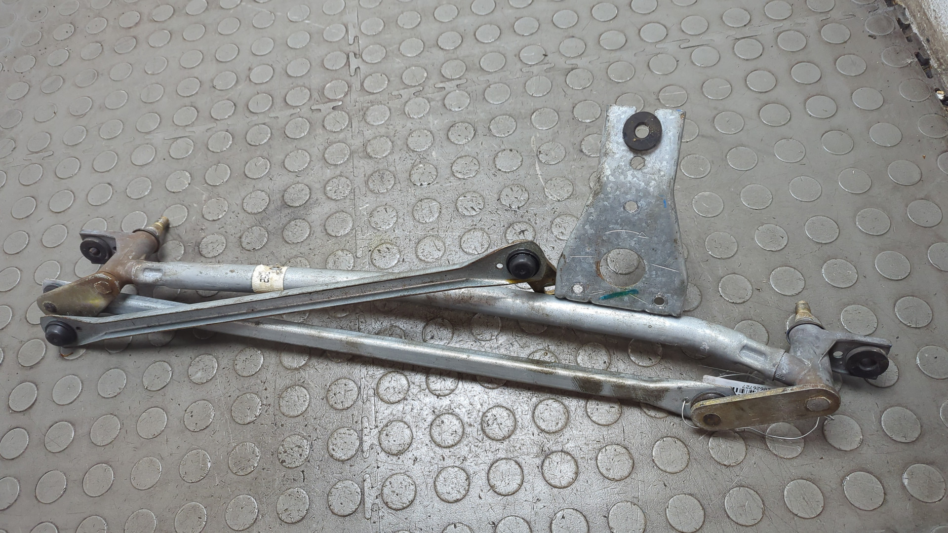 Трапеция стеклоочистителей