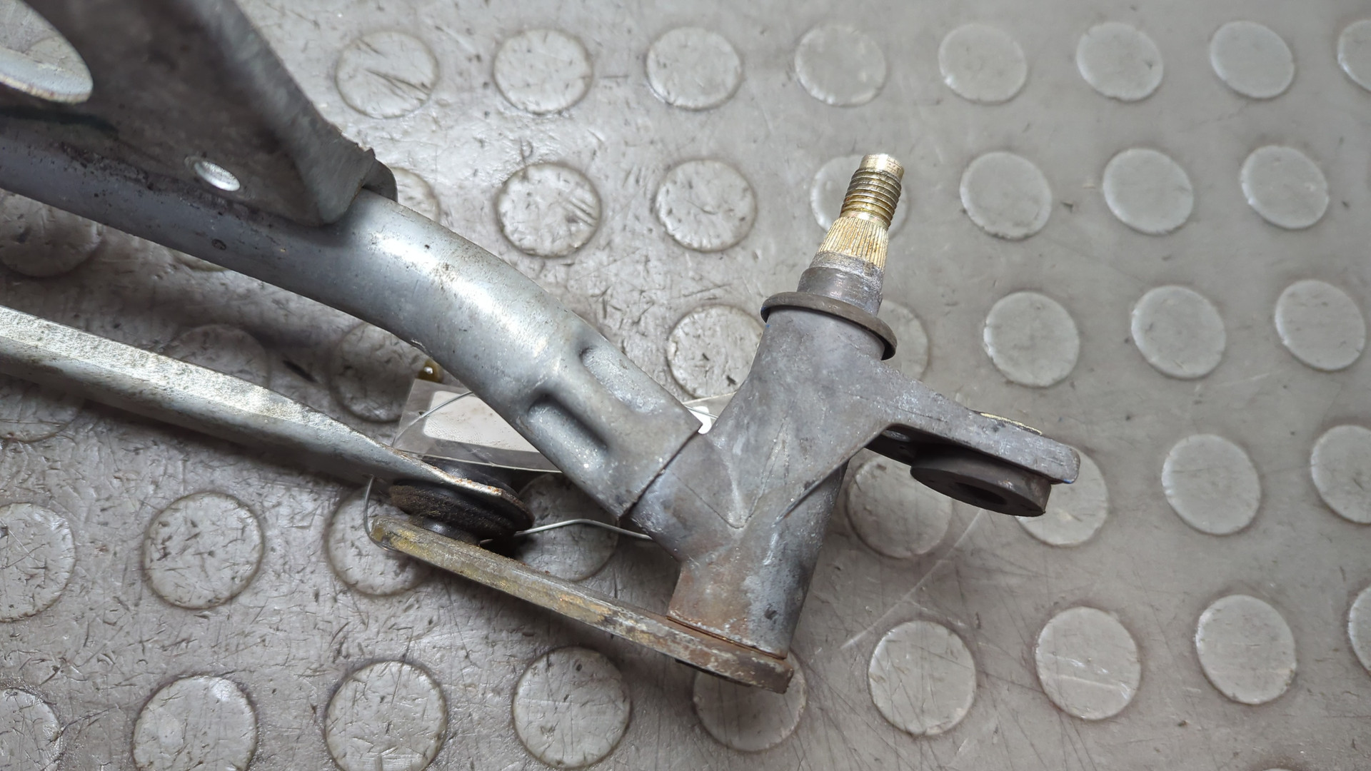 Трапеция стеклоочистителей