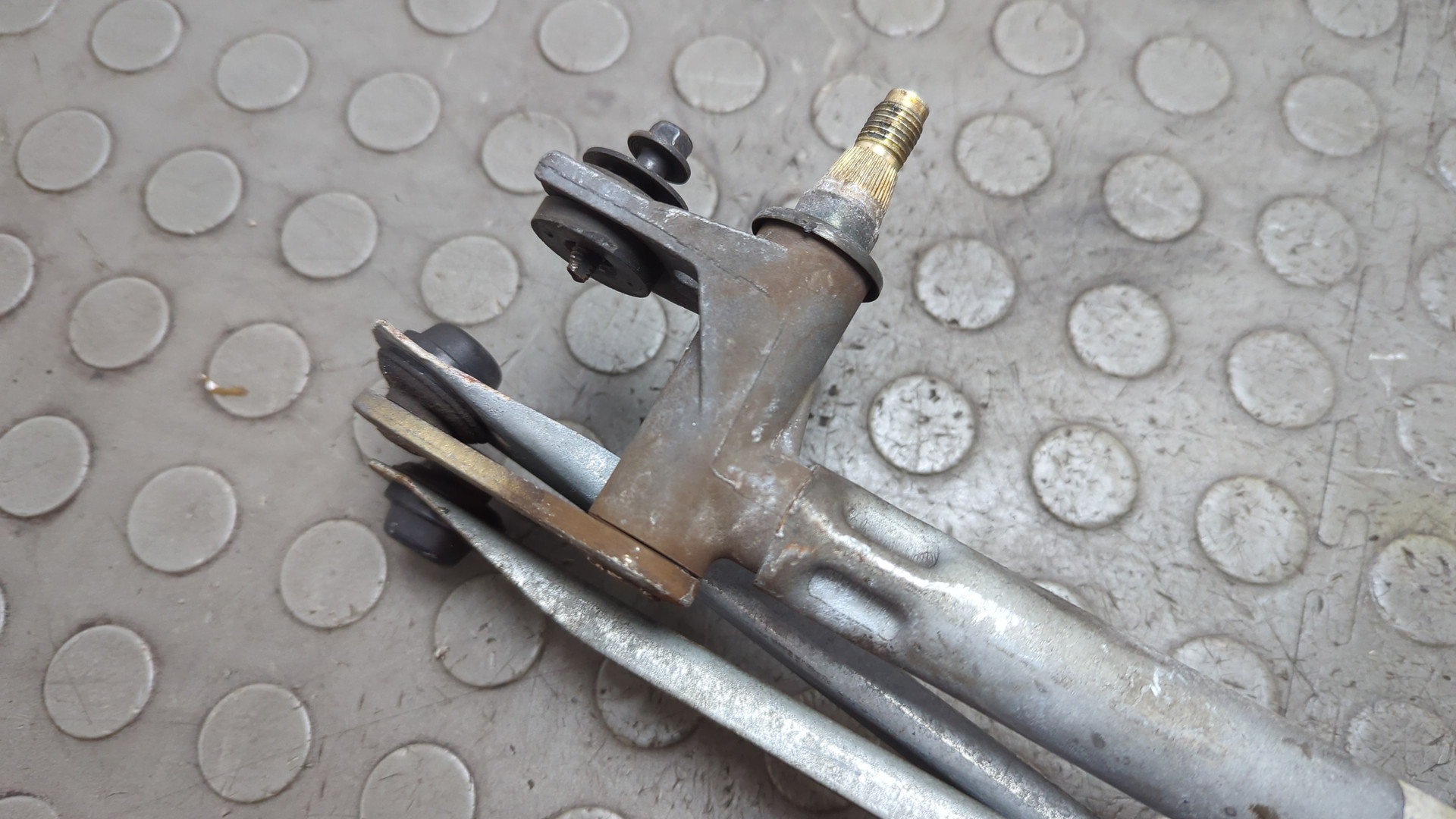 Трапеция стеклоочистителей