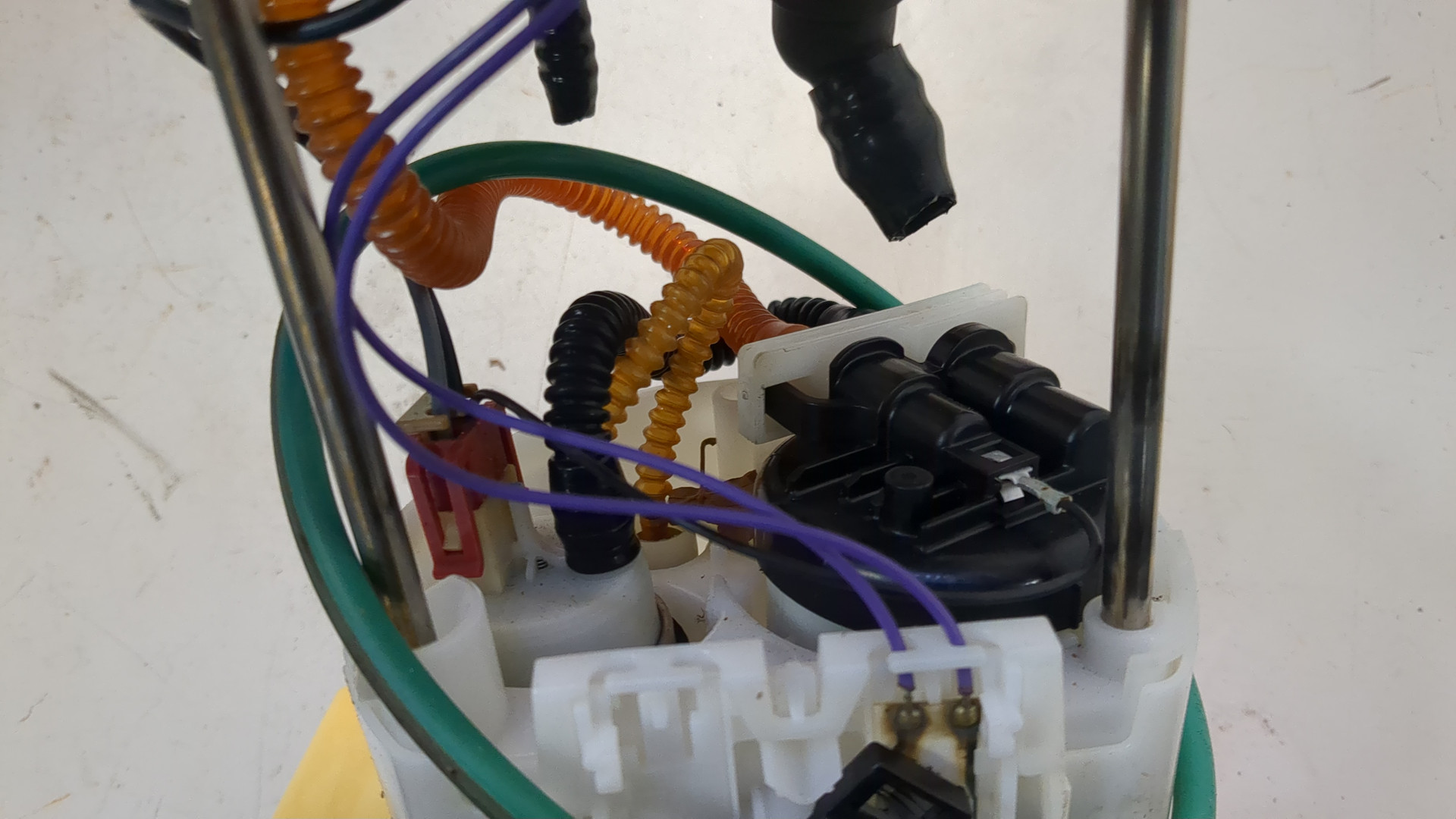 Насос топливный электрический